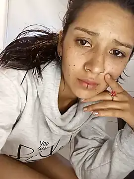 Snapshot of Cleo_Hott chatting on 03-15-25, 12:24 Cleo Hott online show from 03-15-25, 12:24