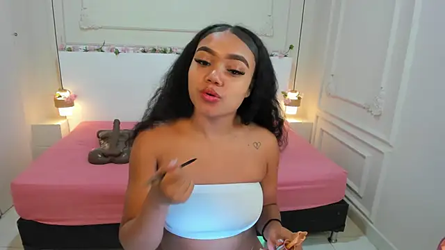 Snapshot of JasmineRose7 chatting on 10-23-25, 12:04 JasmineRose7 online show from 10-23-25, 12:04