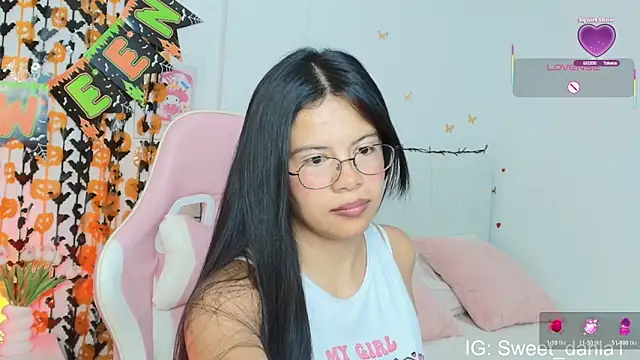 sweet dania  online show from 10-26-25, 08:15