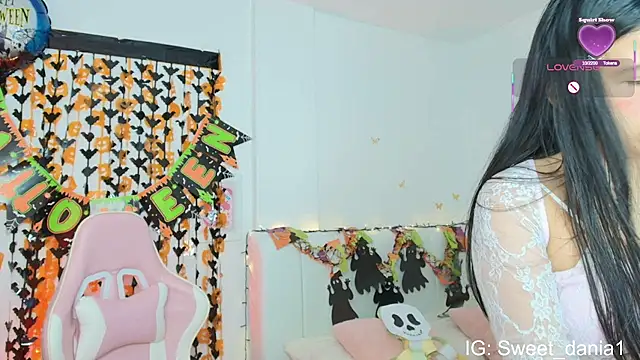 Snapshot of sweet_dania_ chatting on 10-20-25, 06:59 sweet dania online show from 10-20-25, 06:59