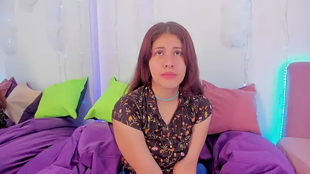 Snapshot of MiaQueen021 chatting on 10-08-25, 01:34 MiaQueen021 online show from 10-08-25, 01:34