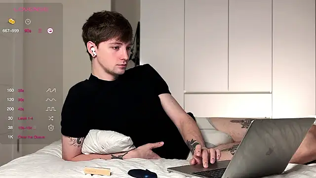 Calvin Polanski online show from 02-12-26, 05:40