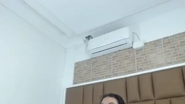 Snapshot of Kim_Lennon chatting on 03-15-25, 12:45 Kim Lennon online show from 03-15-25, 12:45