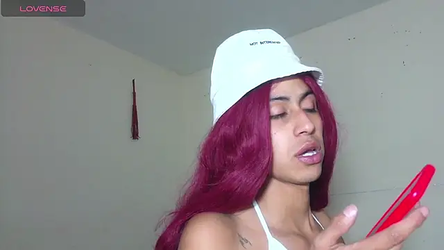 Snapshot of boysLittle chatting on 02-12-26, 02:33 boysLittle online show from 02-12-26, 02:33