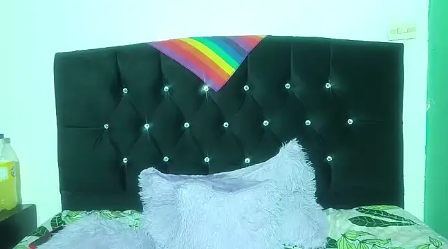 boysLittle online show from 03-18-25, 05:44