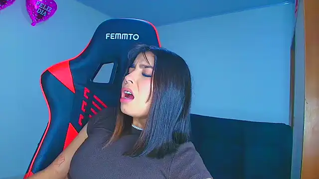 Rousse violett online show from 10-15-25, 10:40