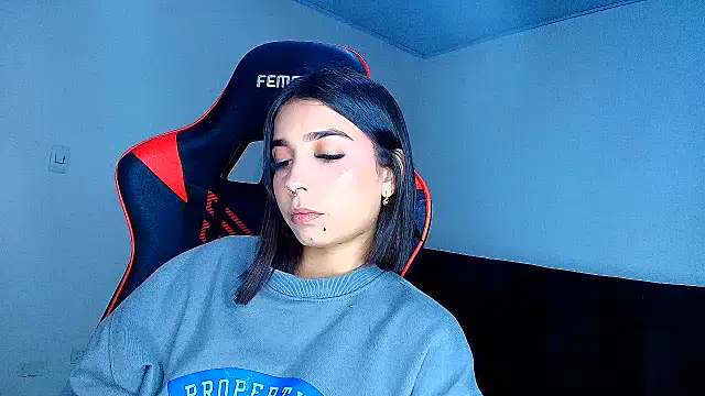 Rousse violett online show from 04-17-26, 12:46