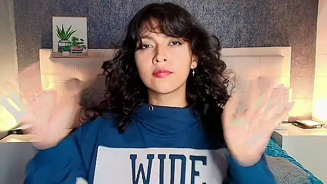 Snapshot of gabriela_cortez chatting on 02-25-25, 07:16 gabriela cortez online show from 02-25-25, 07:16