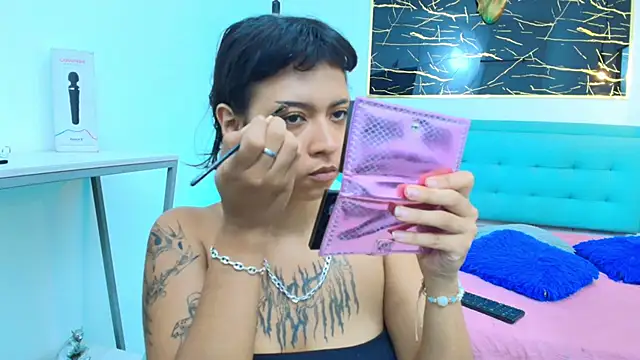 Snapshot of gabriela_cortez chatting on 09-27-25, 12:33 gabriela cortez online show from 09-27-25, 12:33
