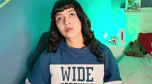 Snapshot of gabriela_cortez chatting on 03-06-25, 10:26 gabriela cortez online show from 03-06-25, 10:26