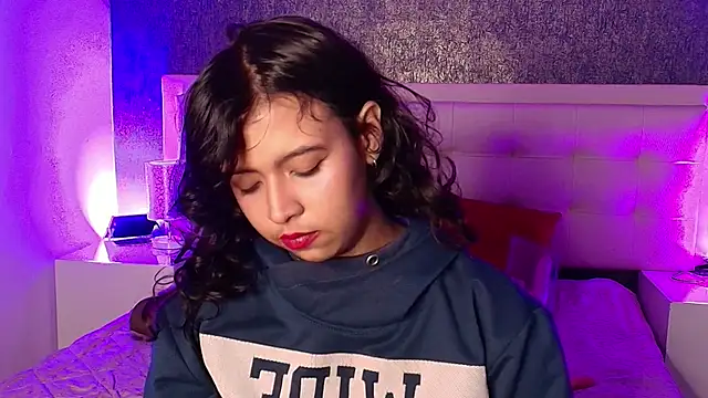 Snapshot of gabriela_cortez chatting on 02-17-25, 10:27 gabriela cortez online show from 02-17-25, 10:27