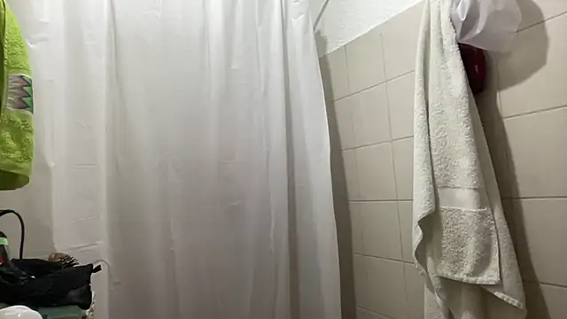 Snapshot of LunaBeya chatting on 02-10-26, 12:26 LunaBeya online show from 02-10-26, 12:26