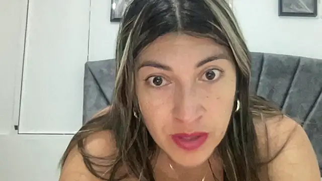 LunaBeya online show from 01-08-26, 12:44