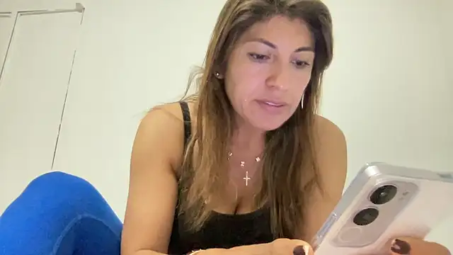 Snapshot of LunaBeya chatting on 03-14-25, 11:22 LunaBeya online show from 03-14-25, 11:22