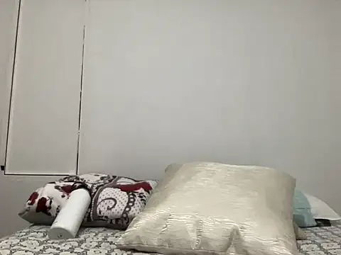 Snapshot of LunaBeya chatting on 10-03-25, 03:57 LunaBeya online show from 10-03-25, 03:57