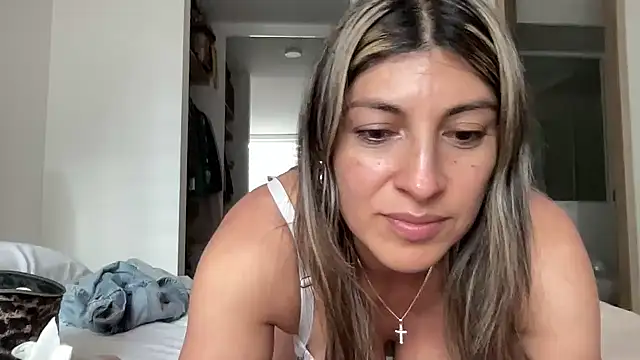 LunaBeya online show from 07-05-26, 10:27