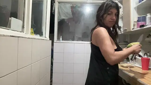 Snapshot of LunaBeya chatting on 02-05-26, 12:34 LunaBeya online show from 02-05-26, 12:34