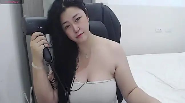 Snapshot of minnie9009 chatting on 03-02-25, 04:50 minnie9009 online show from 03-02-25, 04:50
