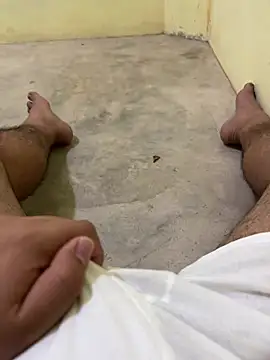 Snapshot of theoso chatting on 01-18-25, 04:48 theoso online show from 01-18-25, 04:48