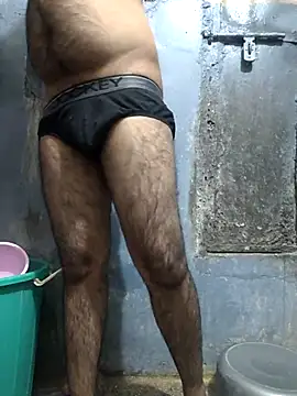 Snapshot of 13lusty chatting on 11-17-25, 02:32 13lusty online show from 11-17-25, 02:32