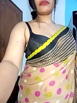 Snapshot of Anika-1 chatting on 03-07-25, 08:33 Anika-1 online show from 03-07-25, 08:33