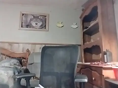 Snapshot of Aldick68 chatting on 02-24-25, 12:20 Aldick68 online show from 02-24-25, 12:20