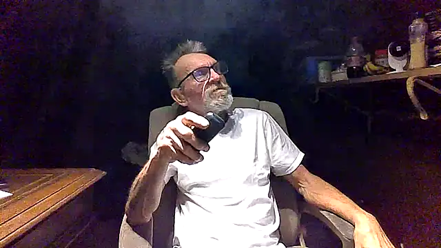 Snapshot of Aldick68 chatting on 05-13-26, 05:03 Aldick68 online show from 05-13-26, 05:03