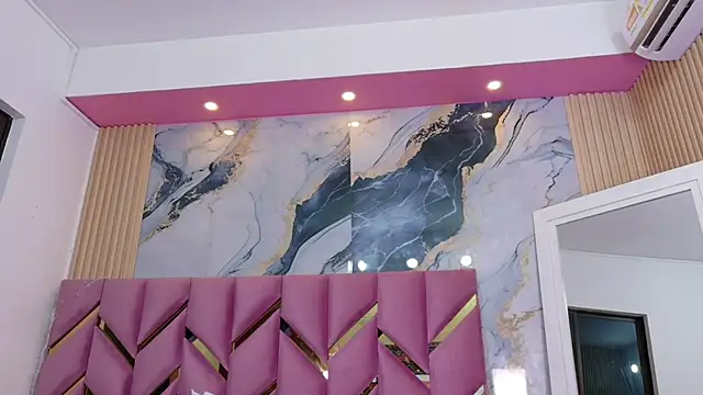 hotiergirl online show from 11-17-25, 12:20