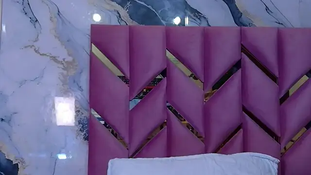 hotiergirl online show from 12-22-25, 12:27