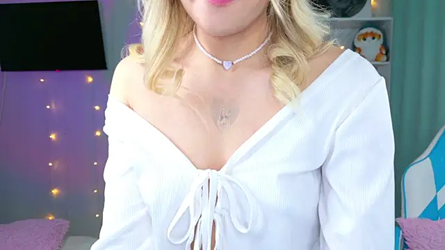 Mercedes Robinson online show from 12-05-25, 04:22