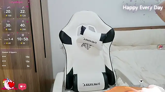 Snapshot of SlewVirus chatting on 10-27-25, 05:47 SlewVirus online show from 10-27-25, 05:47