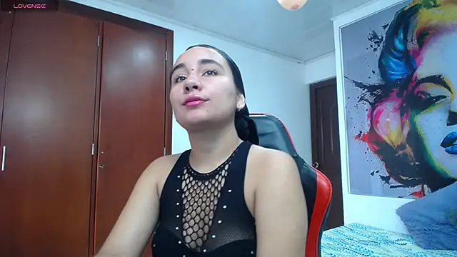 Maylin horny19 online show from 02-21-26, 07:16