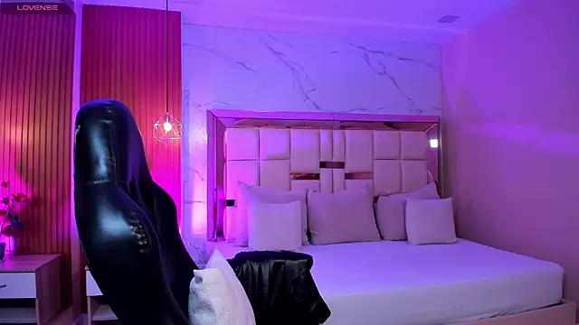 zoes milee online show from 04-15-26, 11:38