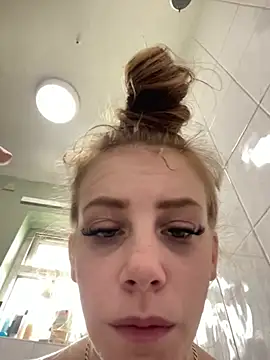 VioletxBlue online show from 04-18-26, 10:39