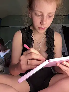 VioletxBlue online show from 04-28-26, 12:31