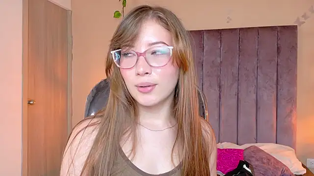 Snapshot of Dahlia_Rousse chatting on 05-23-26, 04:44 Dahlia Rousse online show from 05-23-26, 04:44