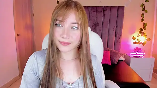 Snapshot of Dahlia_Rousse chatting on 09-15-25, 01:33 Dahlia Rousse online show from 09-15-25, 01:33