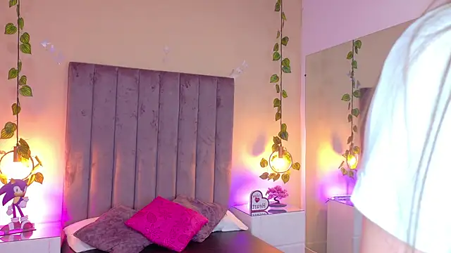 Dahlia Rousse online show from 01-13-26, 06:28