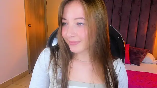 Dahlia Rousse online show from 11-18-25, 06:06