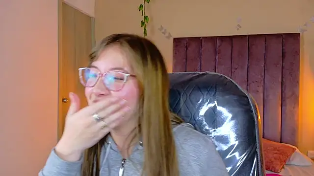 Dahlia Rousse online show from 04-10-26, 05:58