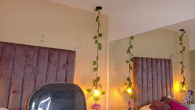 Dahlia Rousse online show from 02-18-26, 07:28