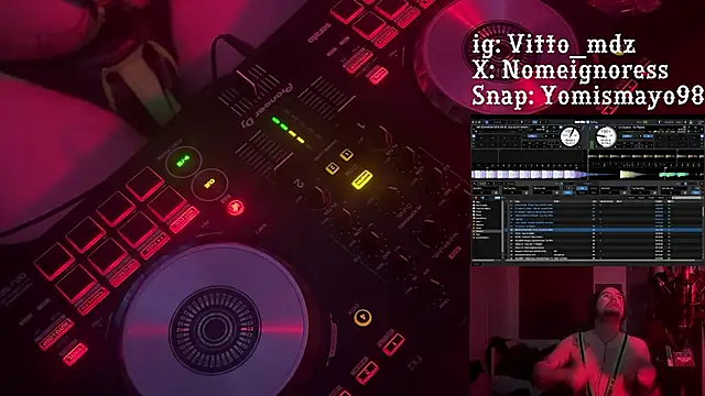 Snapshot of vittote chatting on 02-18-25, 10:58 vittote online show from 02-18-25, 10:58