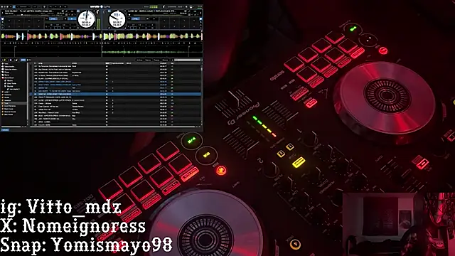 Snapshot of vittote chatting on 02-20-25, 05:41 vittote online show from 02-20-25, 05:41