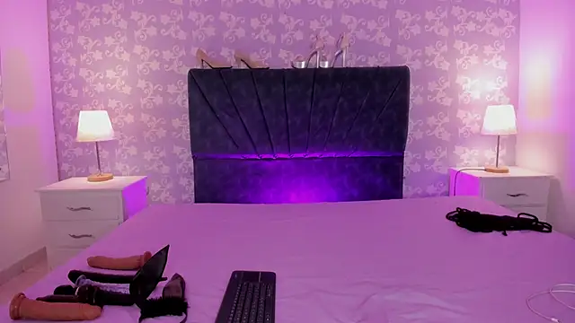 SalomeSimonz online show from 04-07-26, 07:48