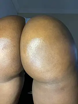 Snapshot of Barbie_Teddy chatting on 02-09-26, 04:43 Barbie Teddy online show from 02-09-26, 04:43