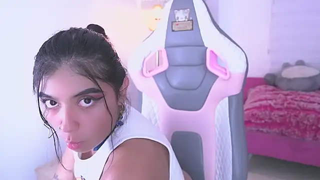 Zoee 0 online show from 01-22-25, 04:55