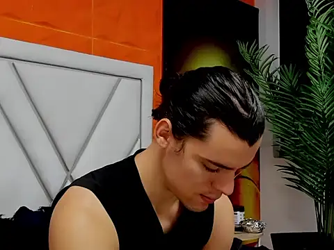 Snapshot of maxi_styles chatting on 02-18-26, 12:12 maxi styles online show from 02-18-26, 12:12