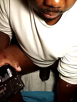 Snapshot of Dube501 chatting on 10-28-25, 04:39 Dube501 online show from 10-28-25, 04:39