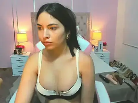 Snapshot of NoaLuxury chatting on 03-17-25, 11:46 NoaLuxury online show from 03-17-25, 11:46