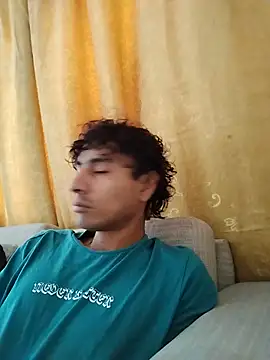 Snapshot of Saweetieyblacksnake chatting on 06-20-26, 01:05 Saweetieyblacksnake online show from 06-20-26, 01:05